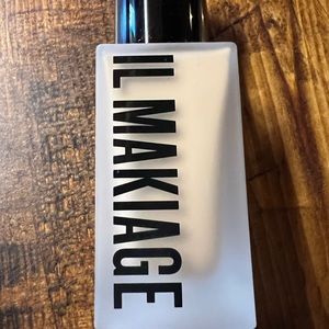 IL Makiage flawless base foundation. Used one x. Color is 075 Woke up like this